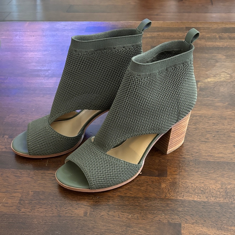 Elegant Women's Open-Toe Heeled Booties, Excellent shape!